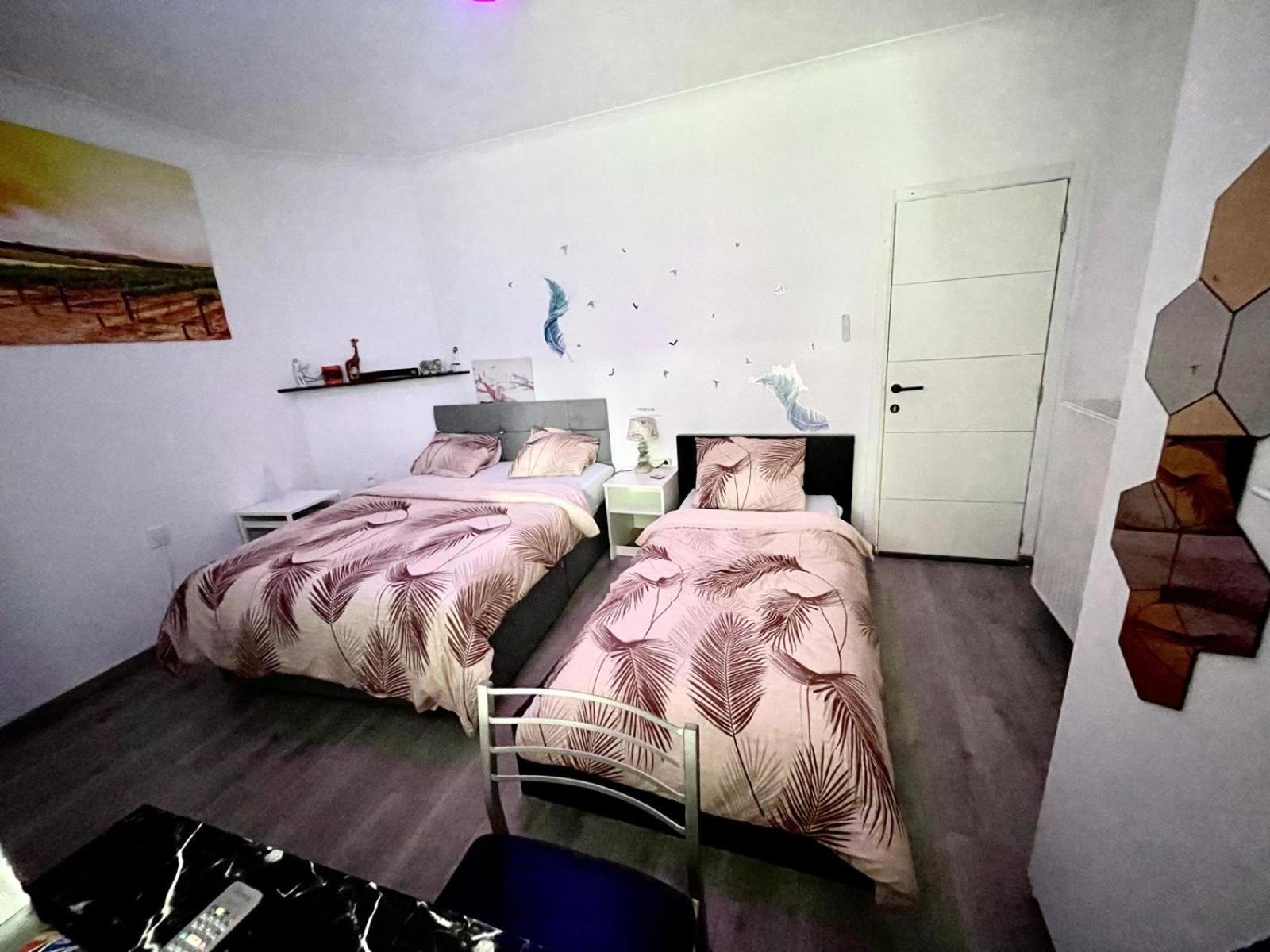 Cozy&Calm Room With Ensuite Heers Экстерьер фото