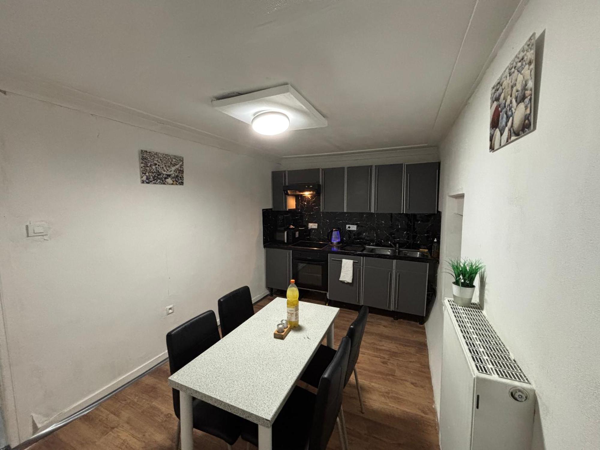 Cozy&Calm Room With Ensuite Heers Экстерьер фото